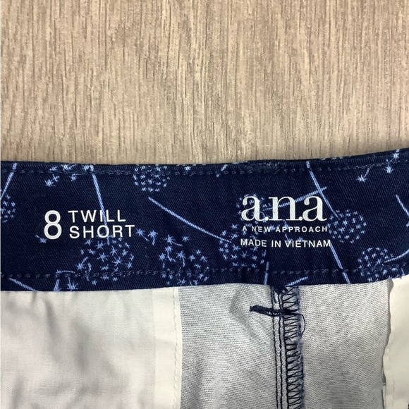 Women's a.n.a JCP 8 M Medium Shorts Navy Blue Chino Khakis Twill Stretch NWOT - Picture 6 of 8